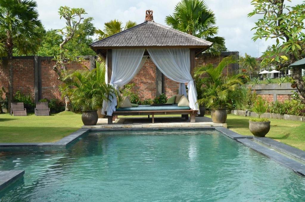 Ngeluwungan Boutique Hostel Canggu Exterior foto