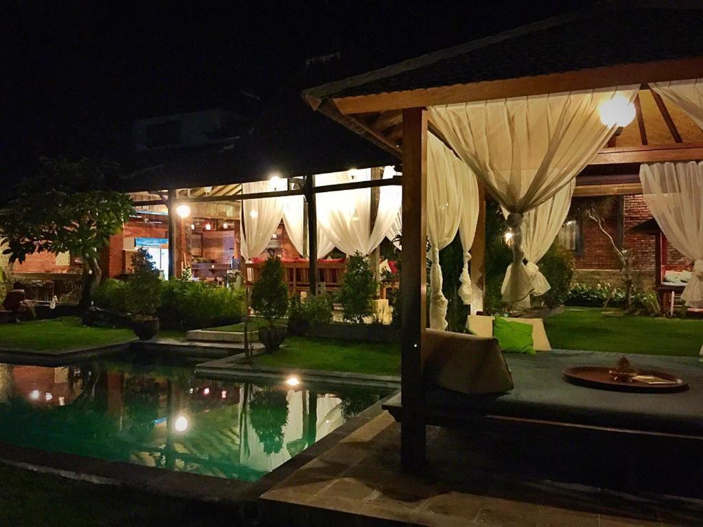 Ngeluwungan Boutique Hostel Canggu Exterior foto