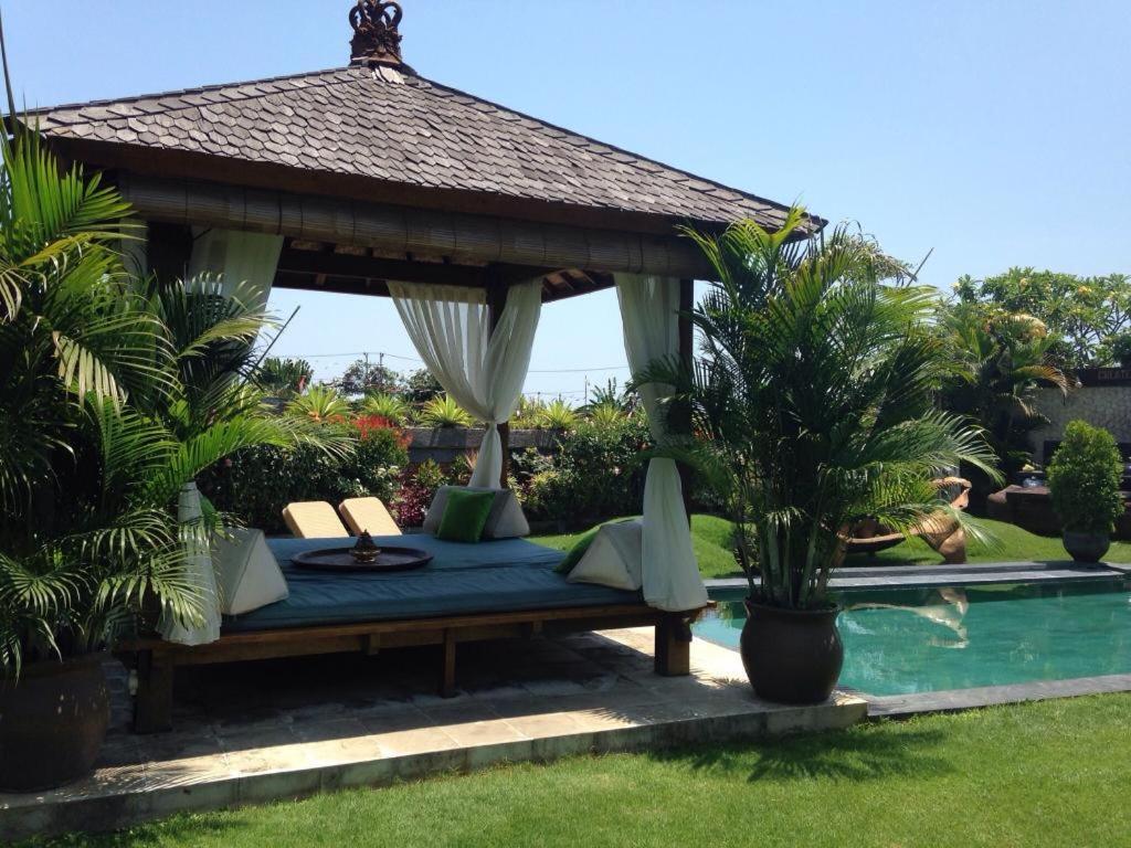 Ngeluwungan Boutique Hostel Canggu Exterior foto